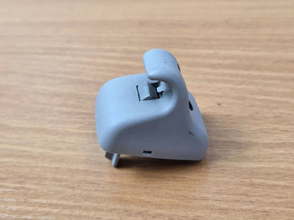 Sun visor clip/hook/bracket