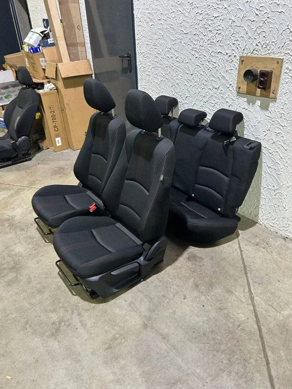 Seat set – Mazda 2 (2022-)
