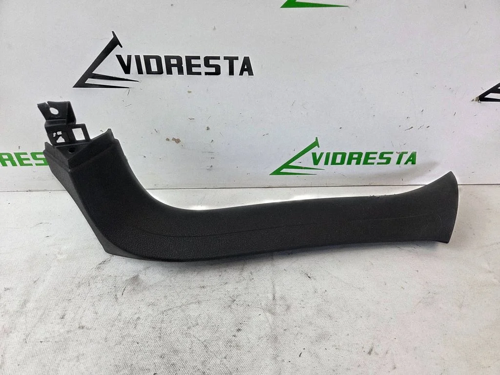(D)pillar trim (top) – Audi Q7 4L (2005-2015)