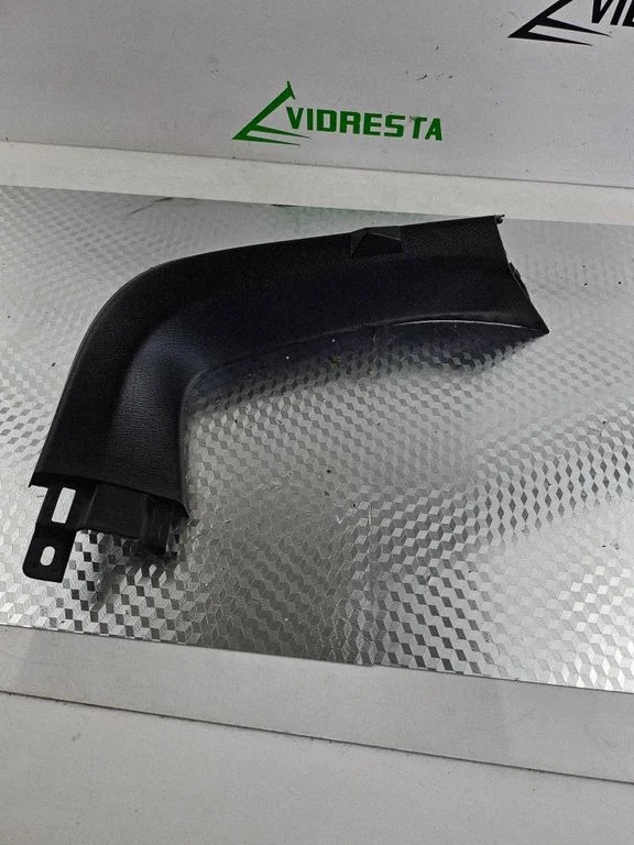 Foot area side trim K6266