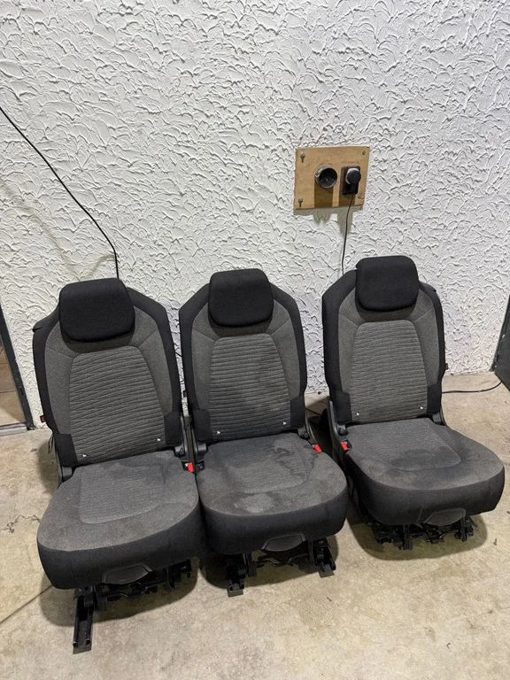 Second row seats – Citroen C4 Grand Picasso (2013-2018)