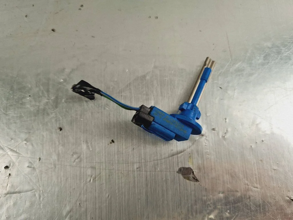 Oil temperature sensor 100693