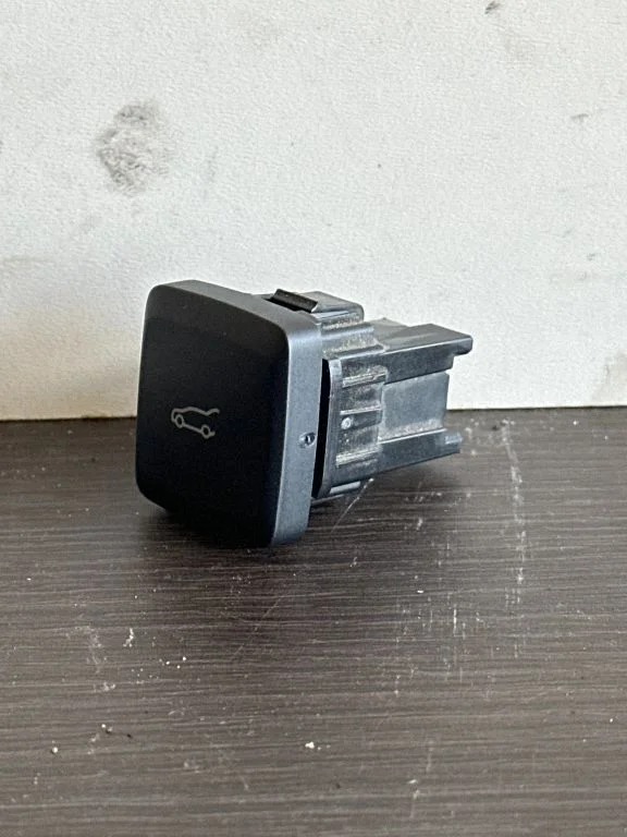 Tailgate/boot open switch button DG2T19B514AAW