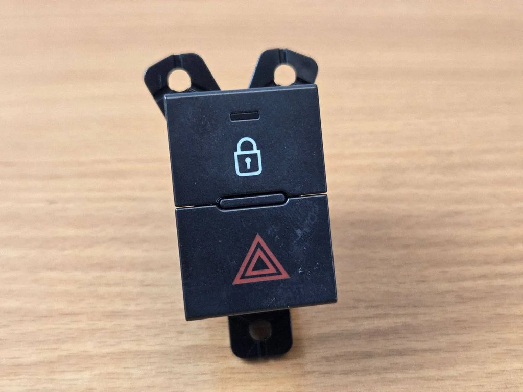 Hazard light switch 93790Q0900