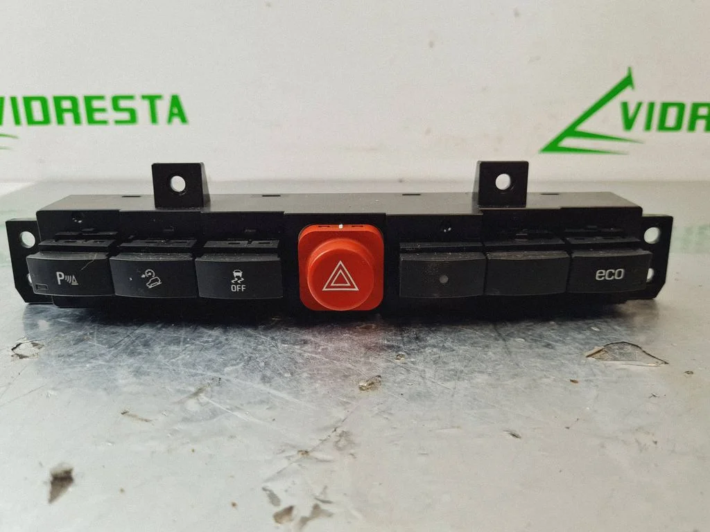 Hazard light switch – Opel Antara (2006-2016)