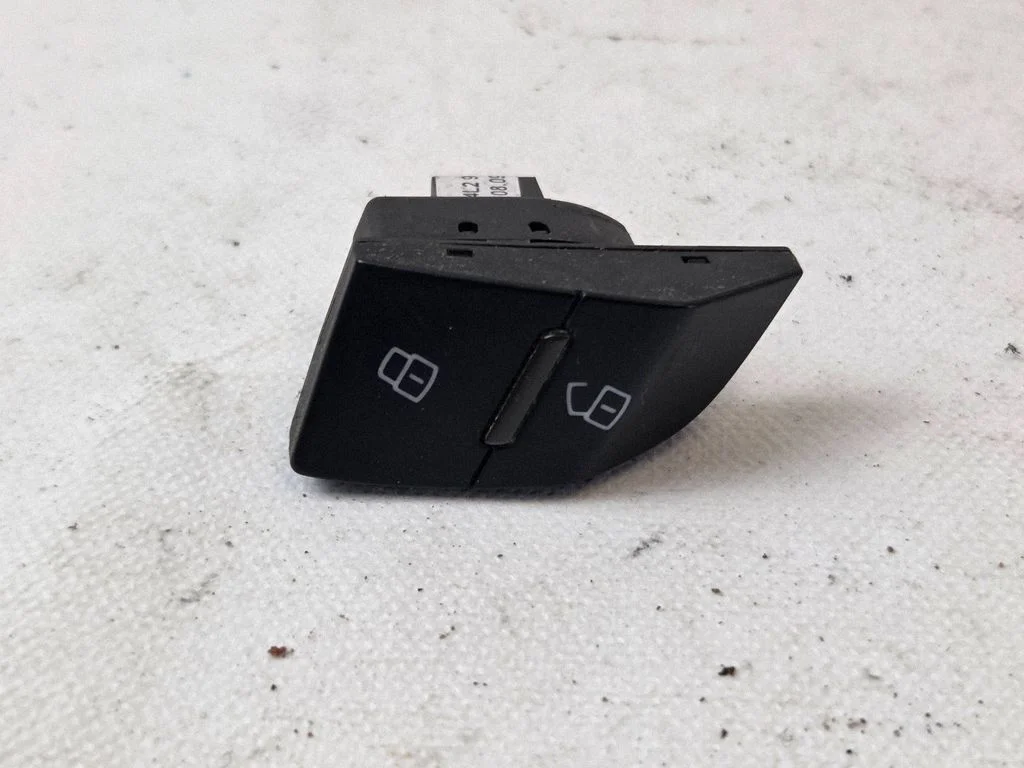 Central locking switch button 4L2962108B