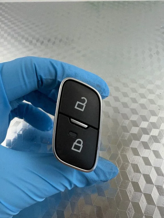 Central locking switch button F1ET14017BB