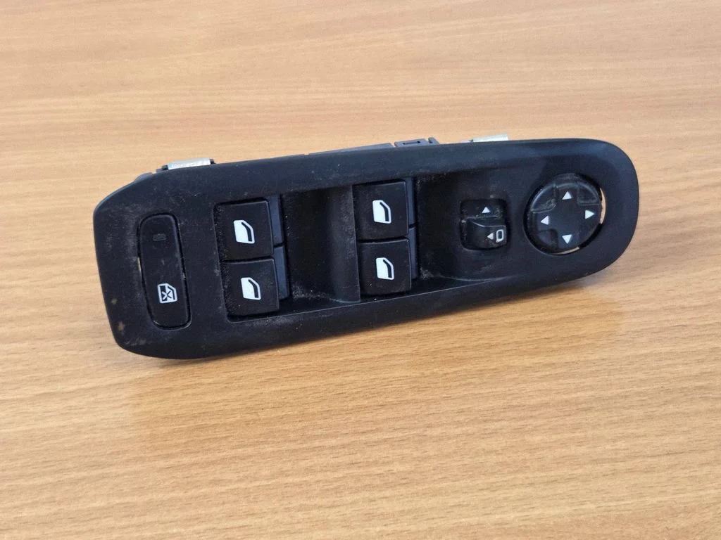 Przełącznik szyb elektrycznych 96788264ZD
