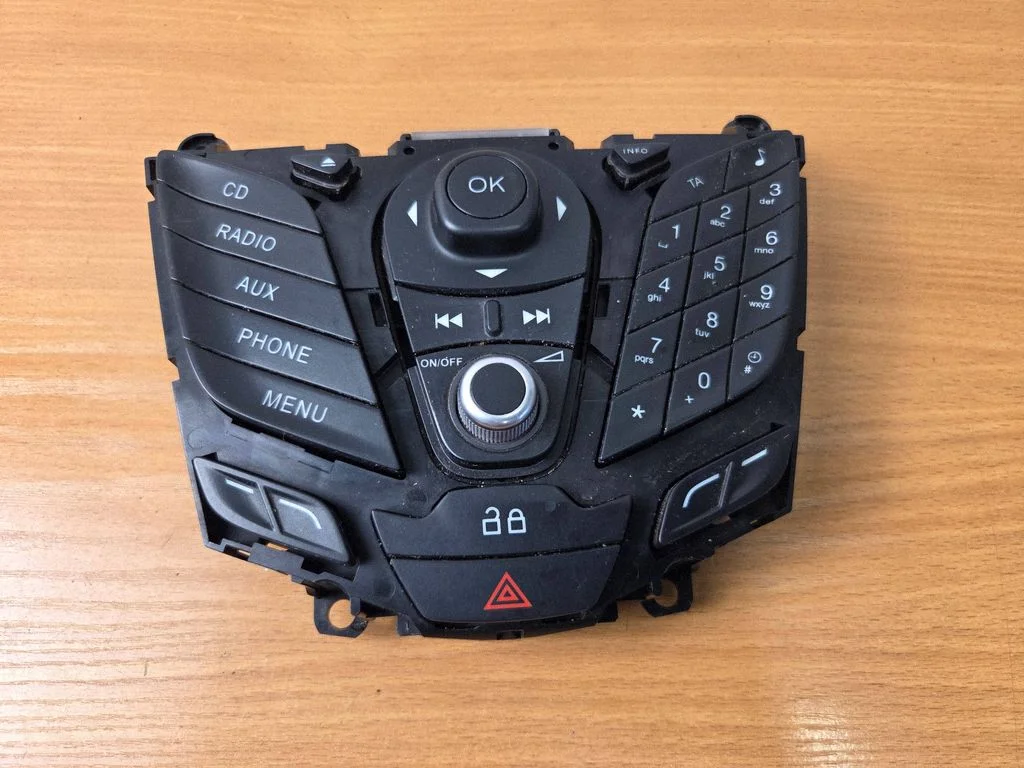 Multifunctional control switch/knob AV1T18K811DC