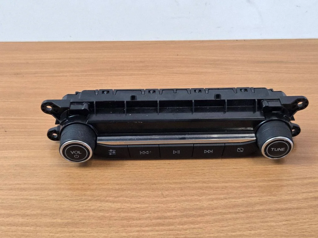 Multifunktsionaalne juhtlüliti / nupp JX7T18K811AC
