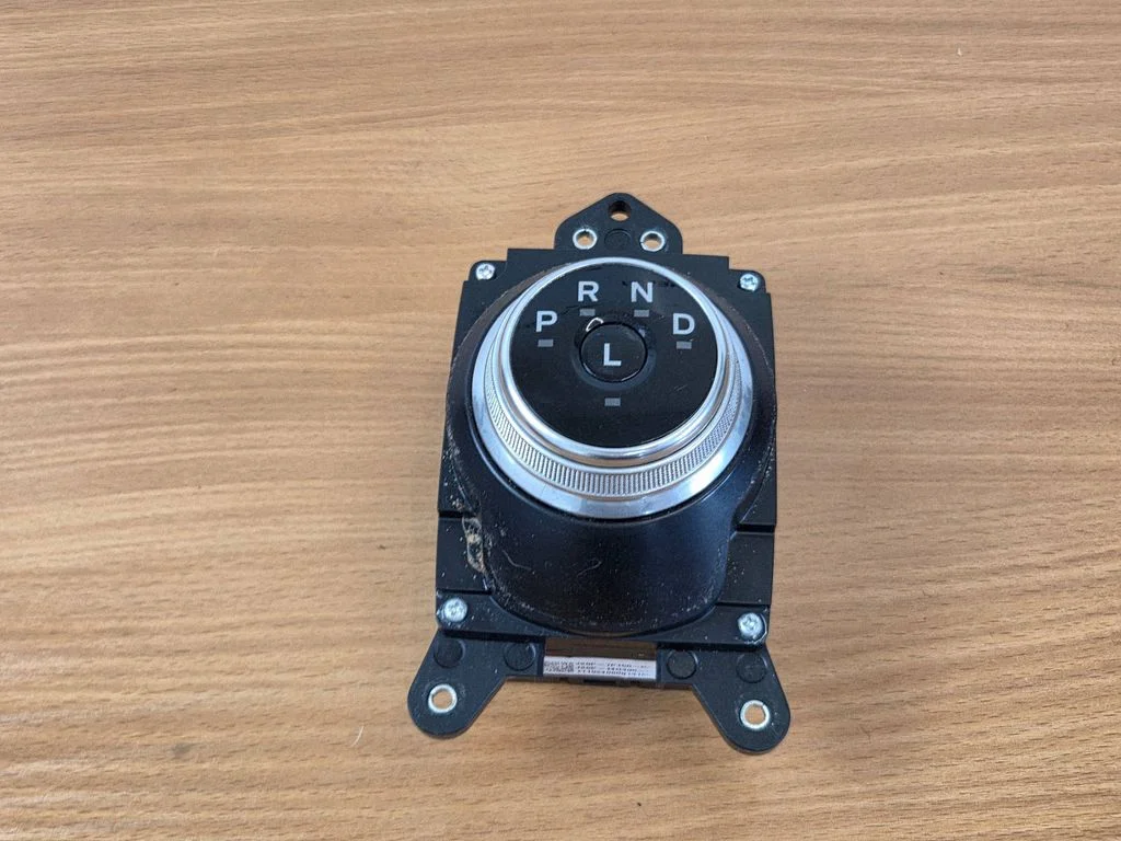 Gear shift switch/knob – Ford Focus (2018-)