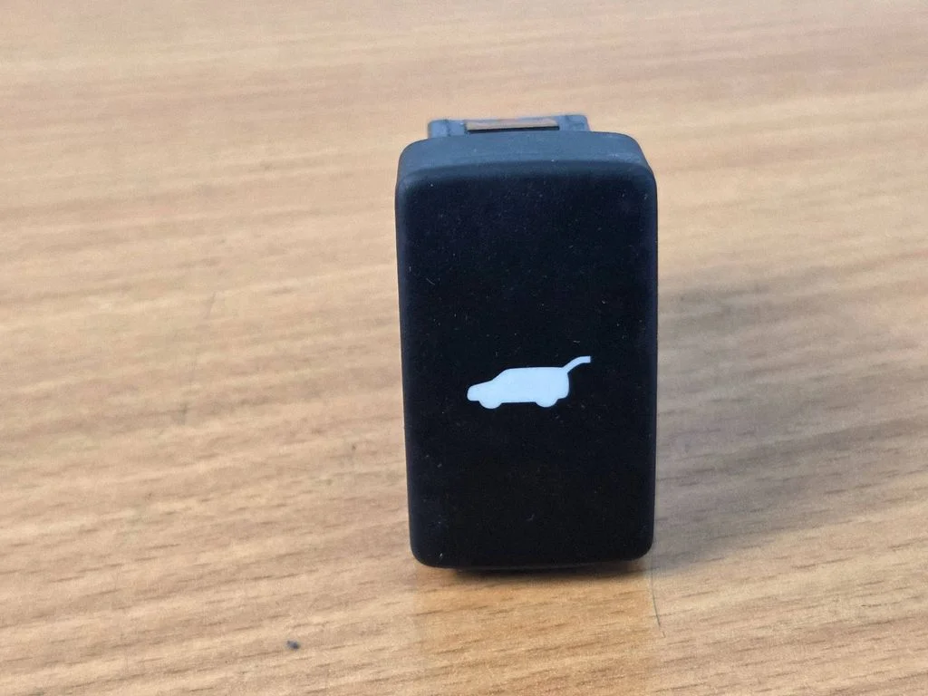Pozostałe przełączniki i pokrętła M48809