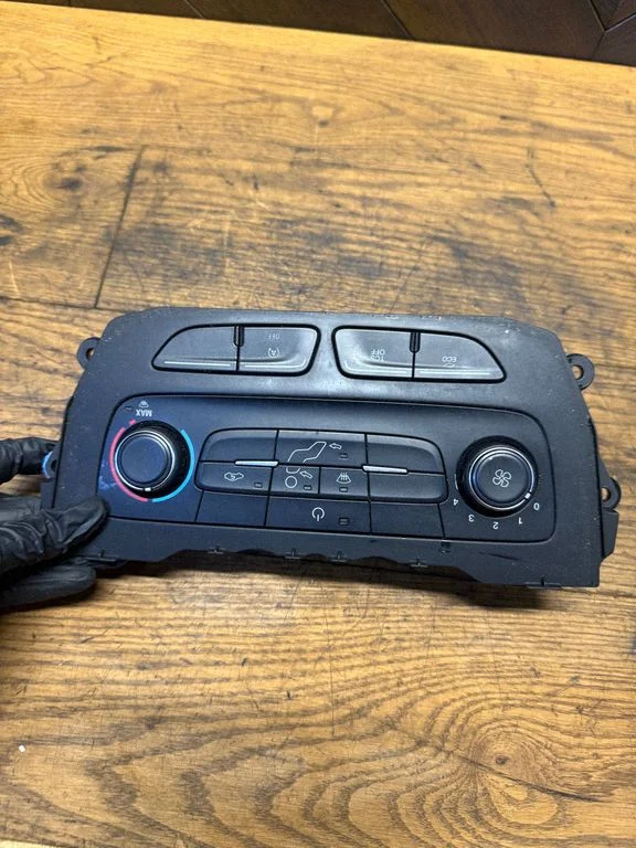 Interior fan control switch – Ford Transit Custom (2013-2023)