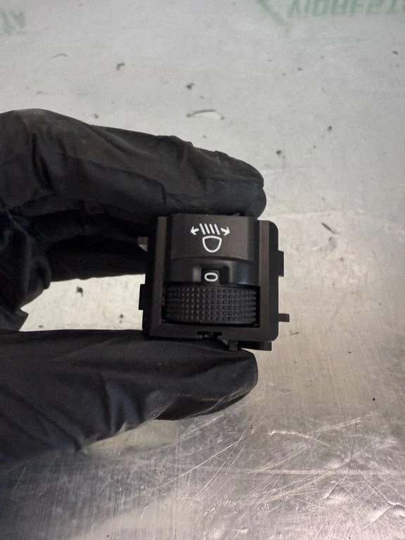 Headlight level height control switch 98095437ZD