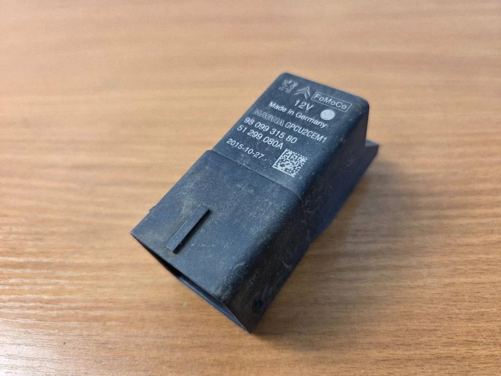 Glow plug pre-heat relay 9809931580