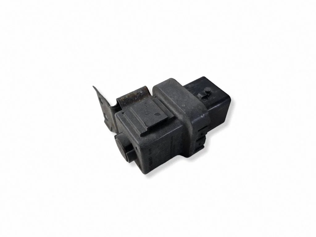 Eelsüüteküünalde relee 368302F310