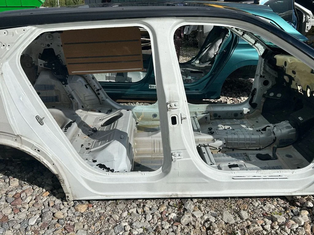 Kerepost (keskmine) – Peugeot 2008 II (2019-)