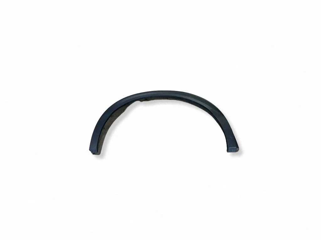 Rear arch trim 9825736580