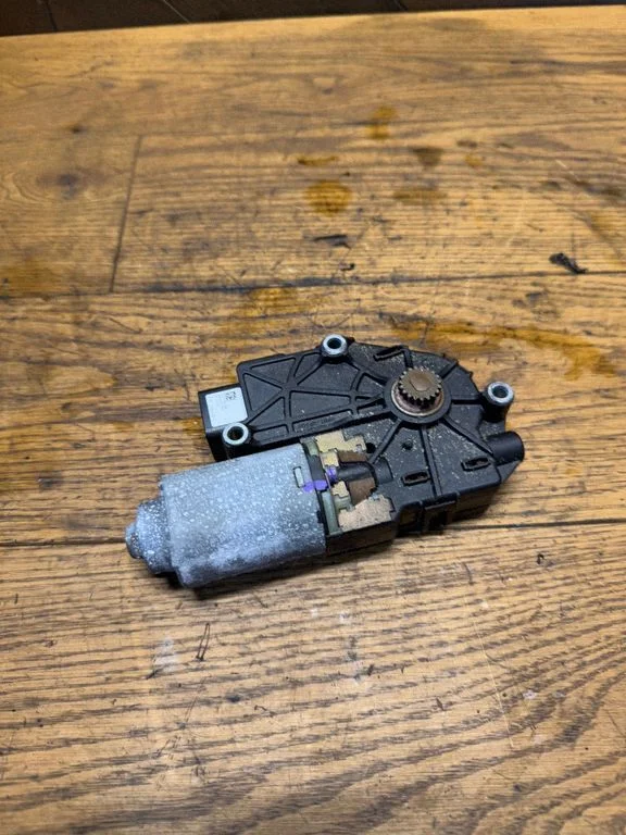 Sunroof motor/actuator – KIA Sportage (2011-2016)