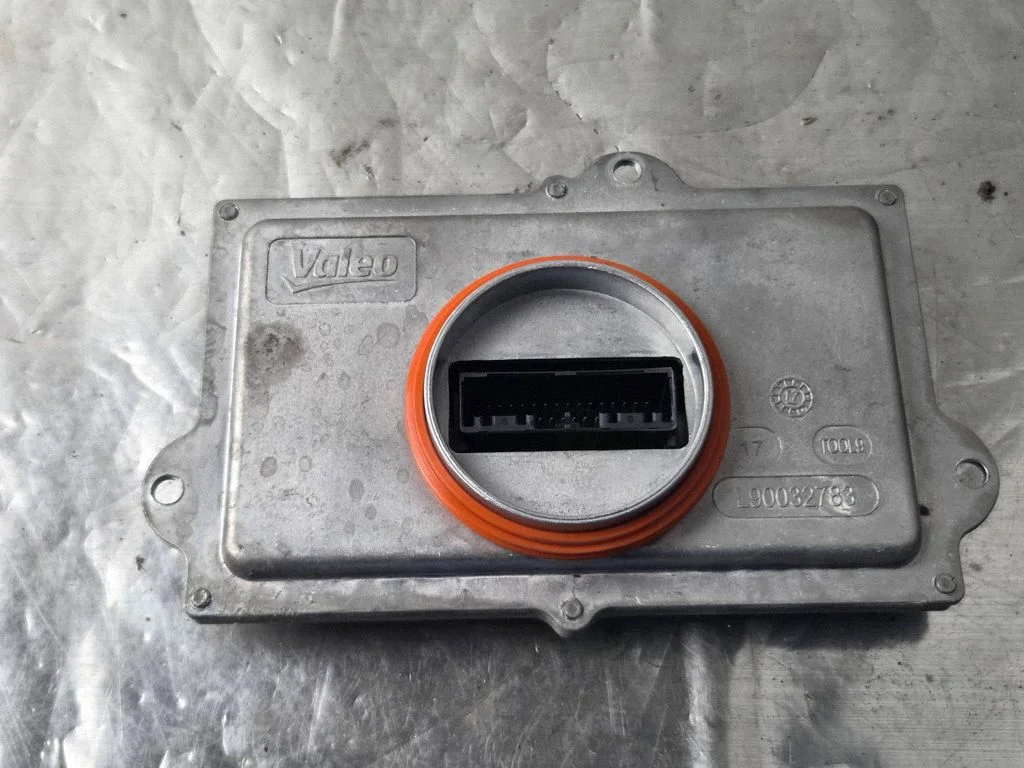 Xenon control unit/module – Peugeot 3008 II (2016-2023)