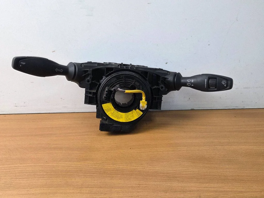 Wiper turn signal indicator stalk/switch ET7613N064BB