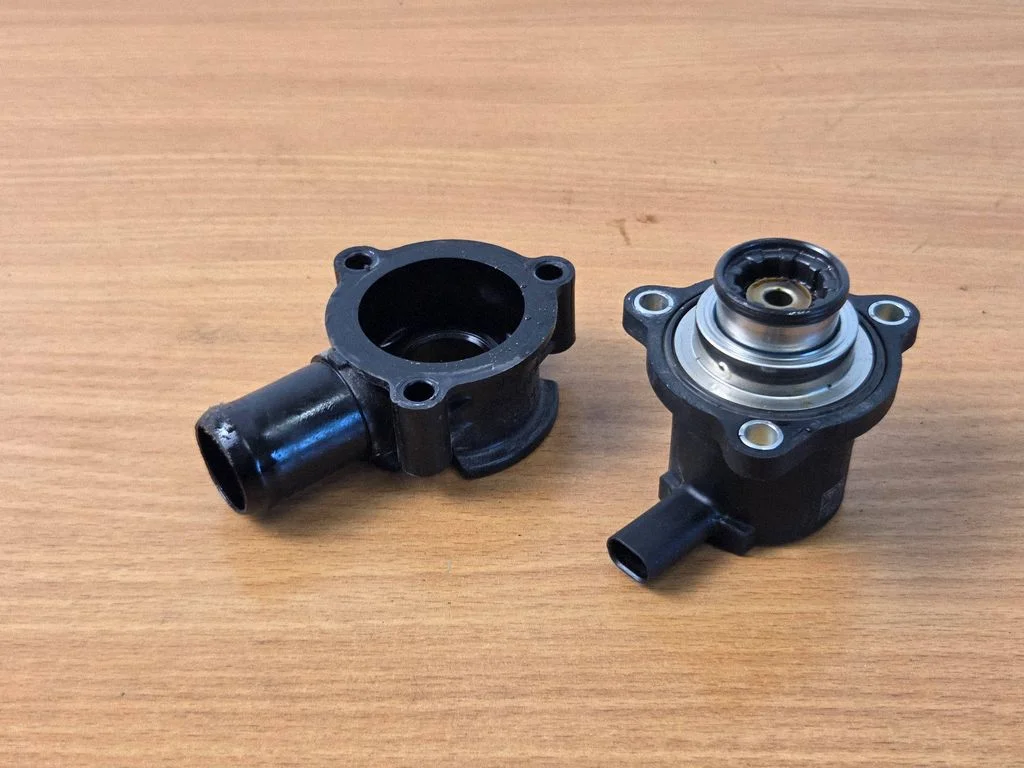 Vacuum valve 70698104