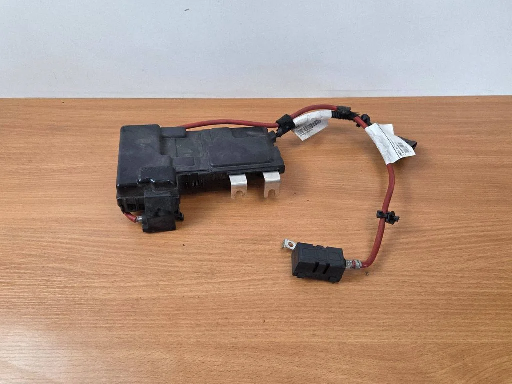 Plussjuhtmete ühendussõlm 31409756