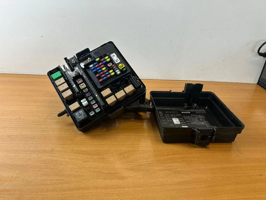 Fuse box set 91453D7542