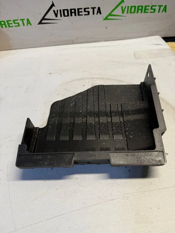 Fuse box cover 9688778180