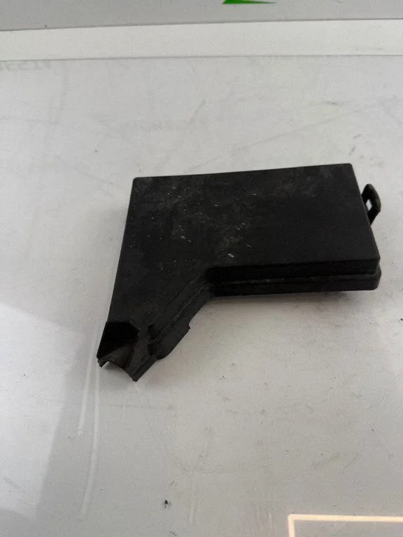 Fuse box cover 24382BB00B