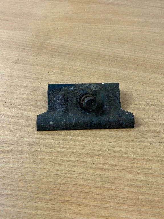 Battery bracket