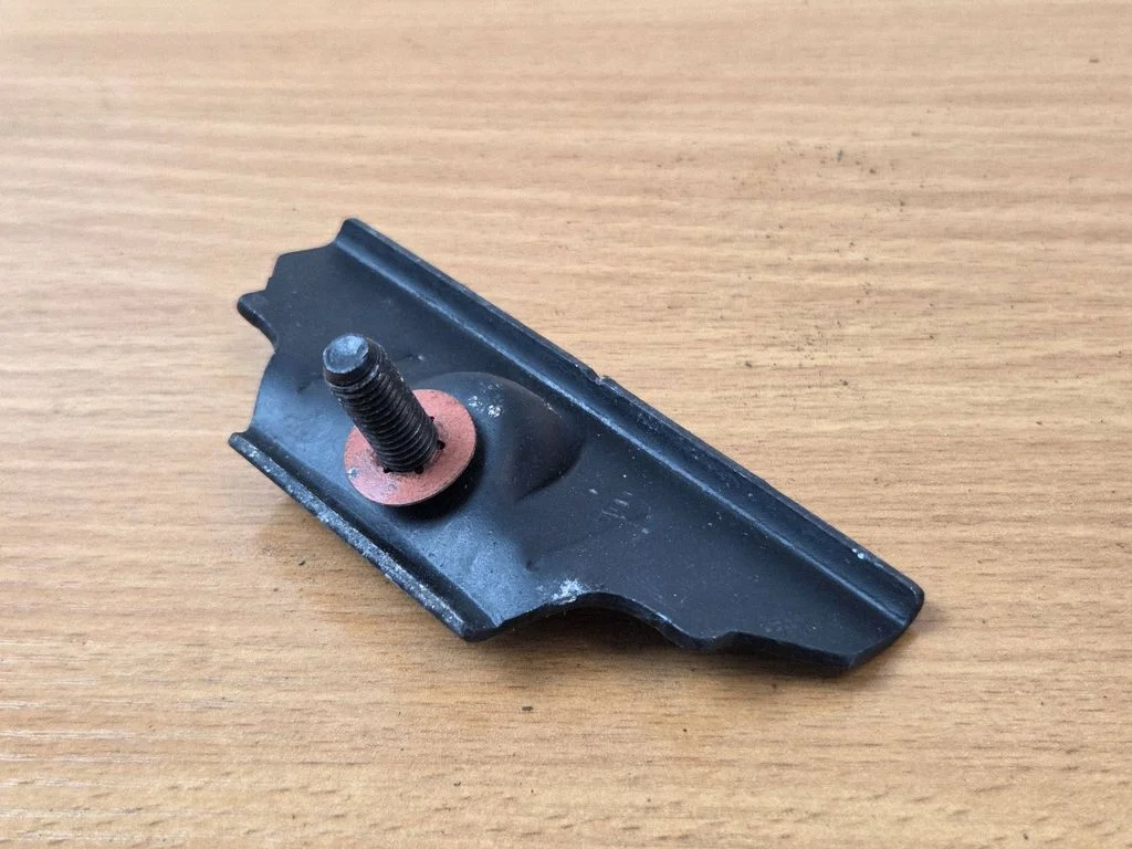 Battery bracket