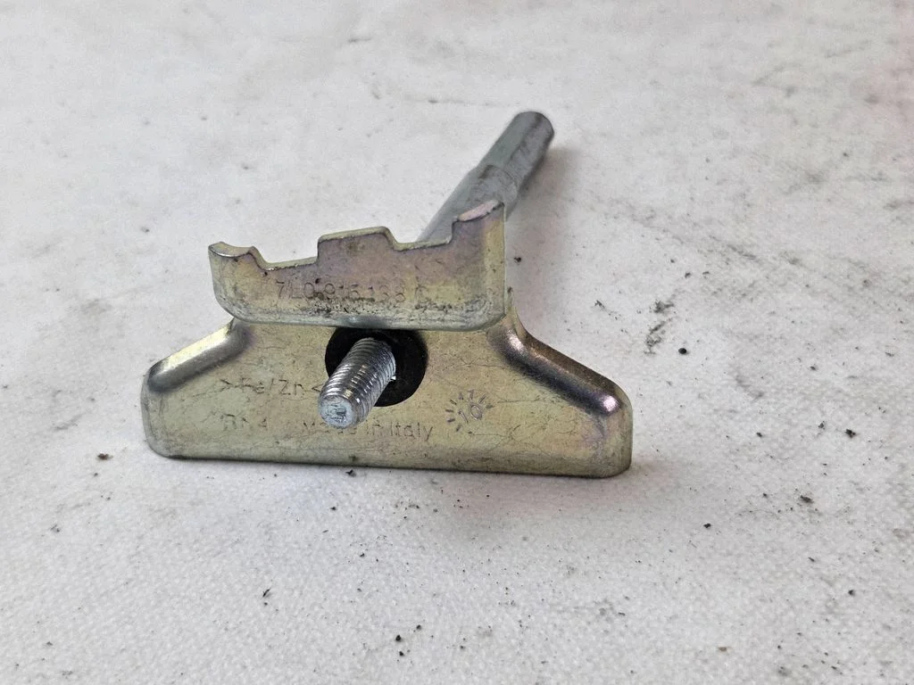 Battery bracket 7L0915138C