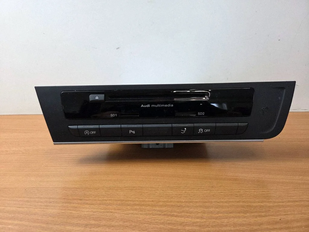 Raadio / CD/DVD-mängija / navigatsioon 4G0035192H