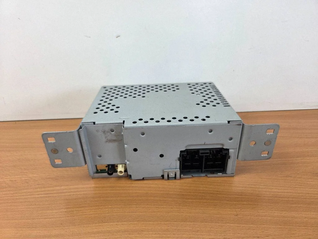 Radio/CD/DVD/GPS head unit 10R0516366