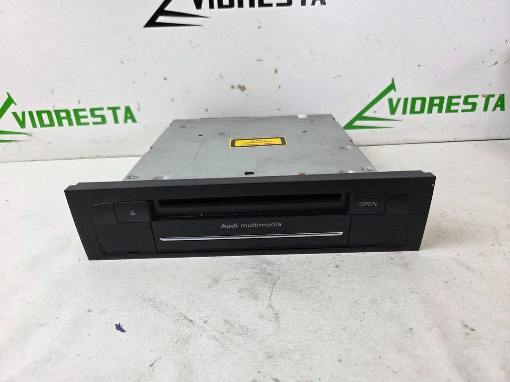 Radio/CD/DVD/GPS head unit 4L0035670B