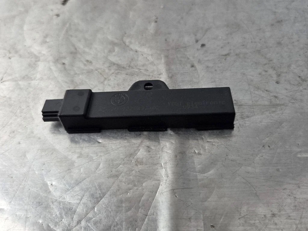 Interior comfort aerial antenna – BMW 6 Series F06 Gran coupe (2012-2018)