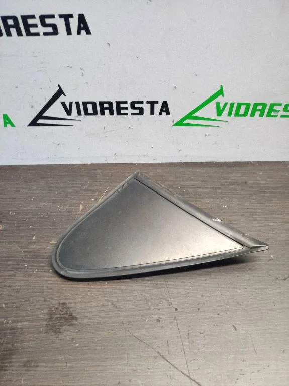 Kolmnurkne klaas kere esiosas – Peugeot Partner III (2018-)