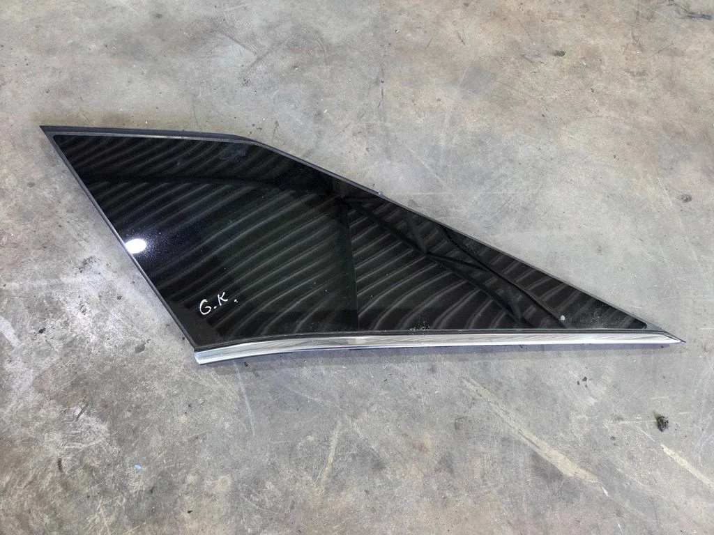 Rear side window 43R008600