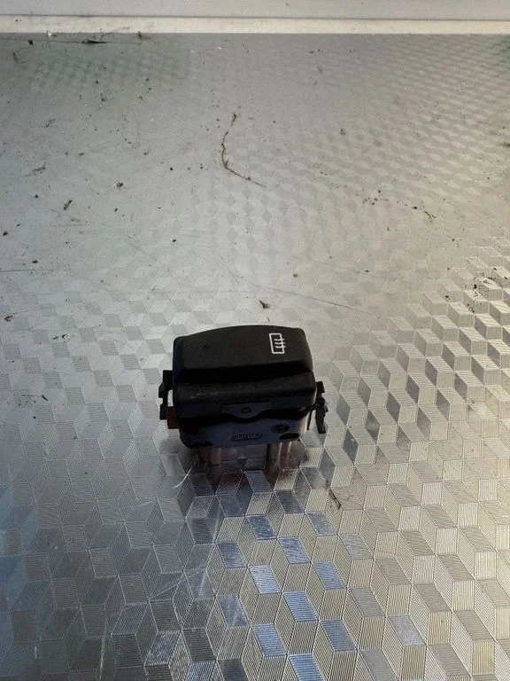 Windscreen/window heater switch – Opel Vivaro (2001-2014)