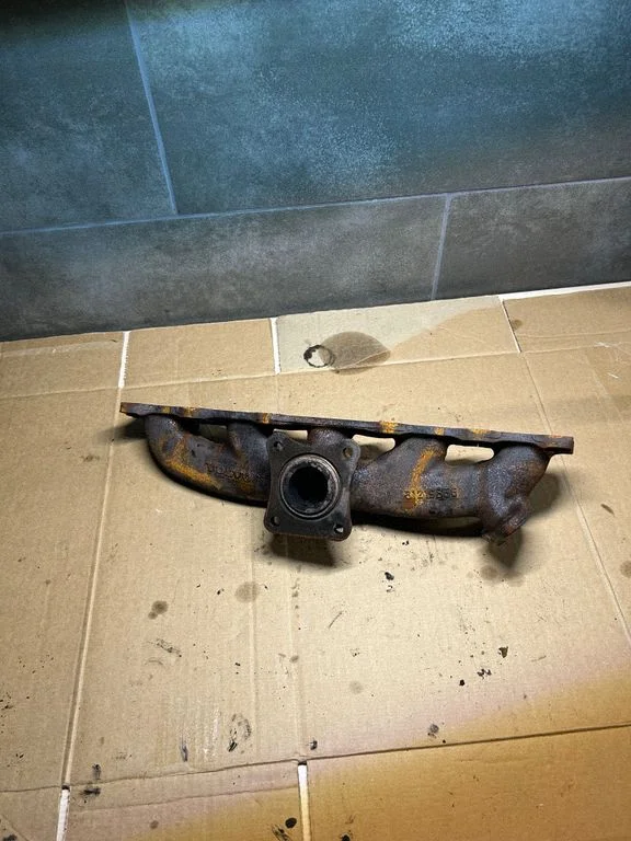 Exhaust manifold – Volvo XC60 (2009-2013)