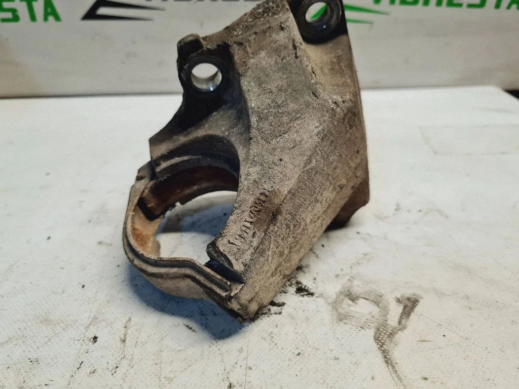 Driveshaft support bearing bracket – Opel Vivaro (2014-2018)