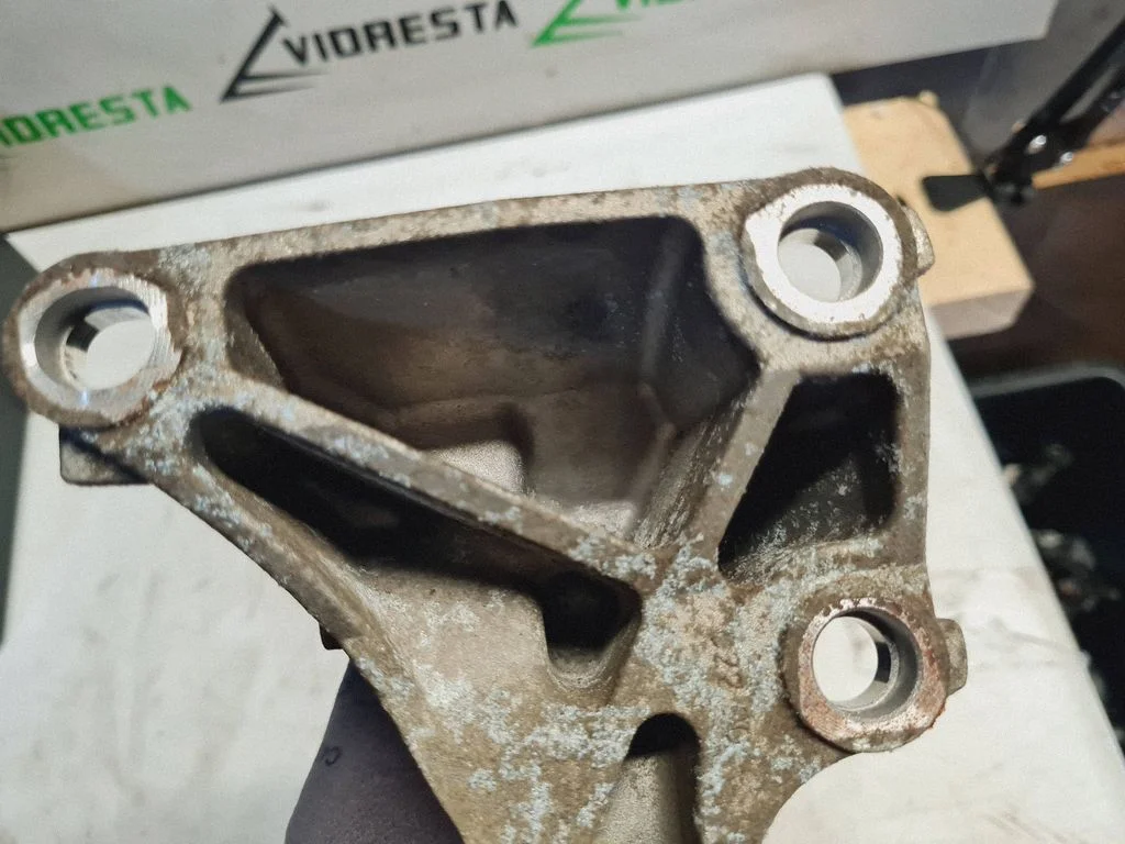Driveshaft support bearing bracket – Mercedes-Benz Vito Viano W447 (2014-)