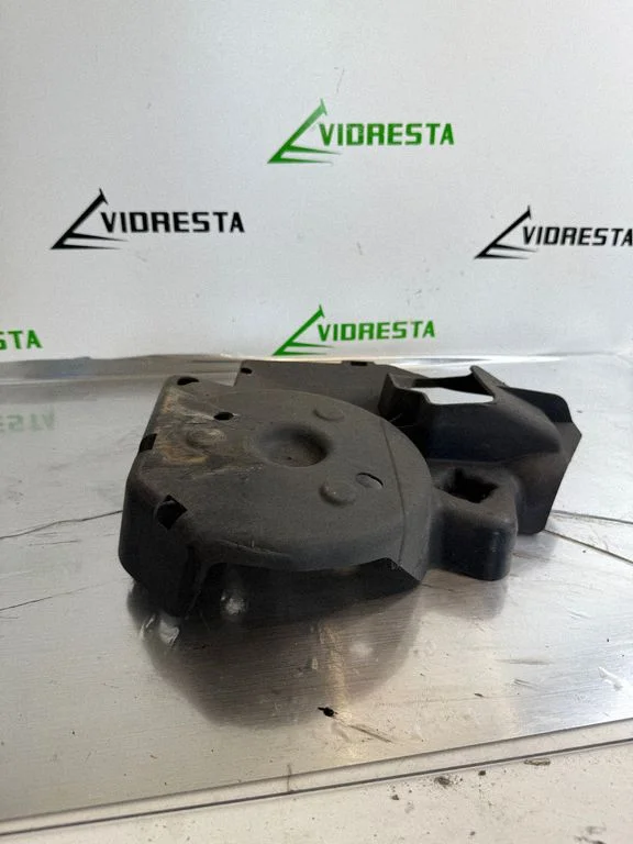 Rear underbody cover/under tray 004736