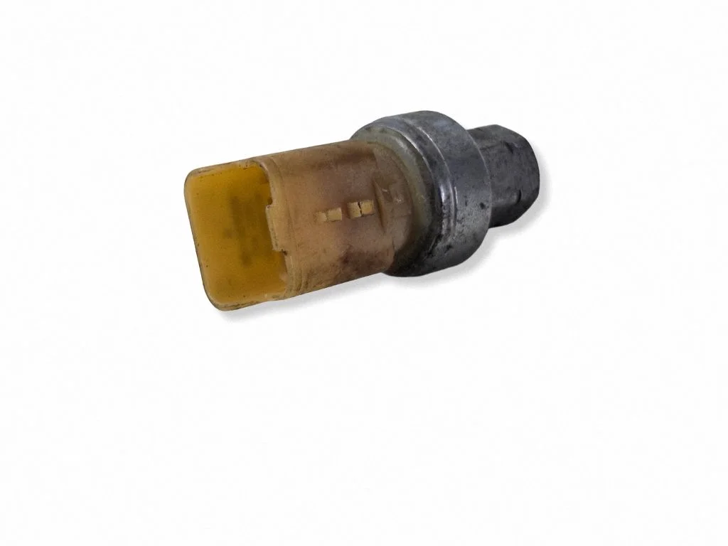 Air conditioning (A/C) pressure sensor 82CP3206