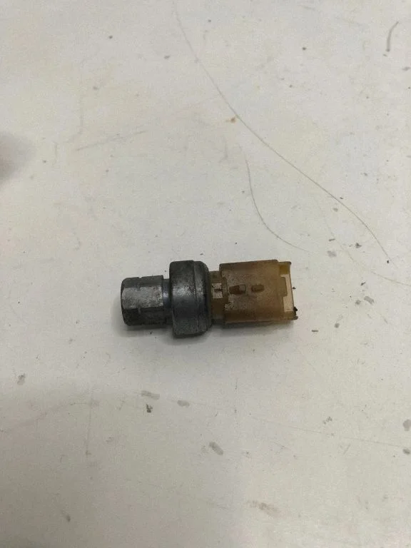 Air conditioning (A/C) pressure sensor 9673006380