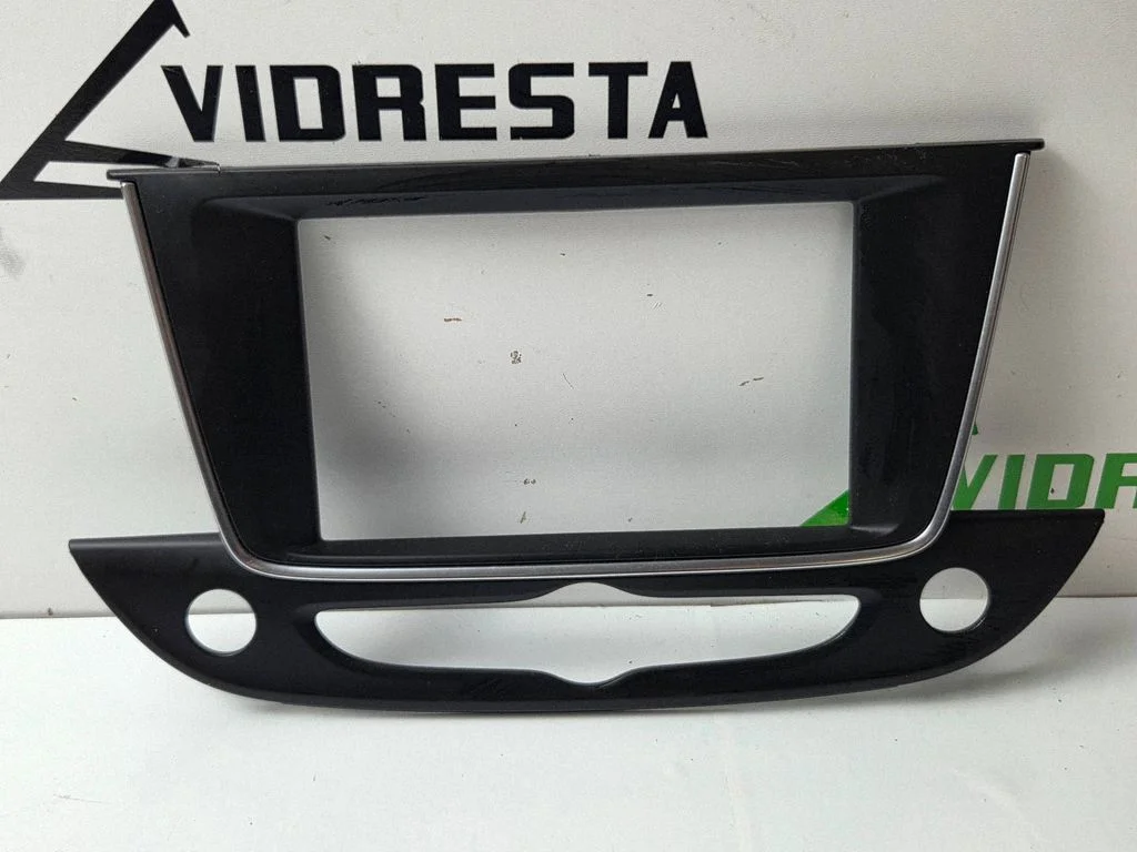 Radio/GPS head unit trim 39137997