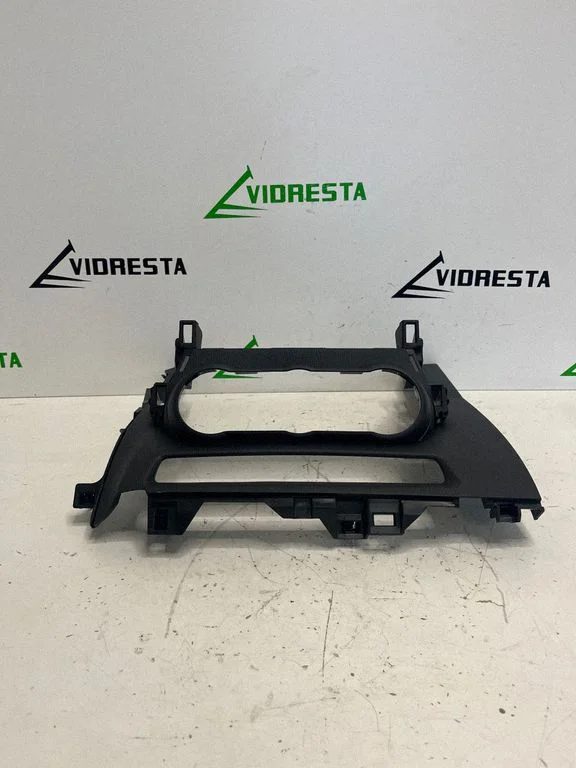 Kliimaseadme/soojenduse juhtpaneeli viimistlus D10A64271