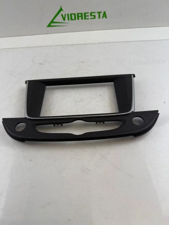 Radio/GPS head unit trim 460029937