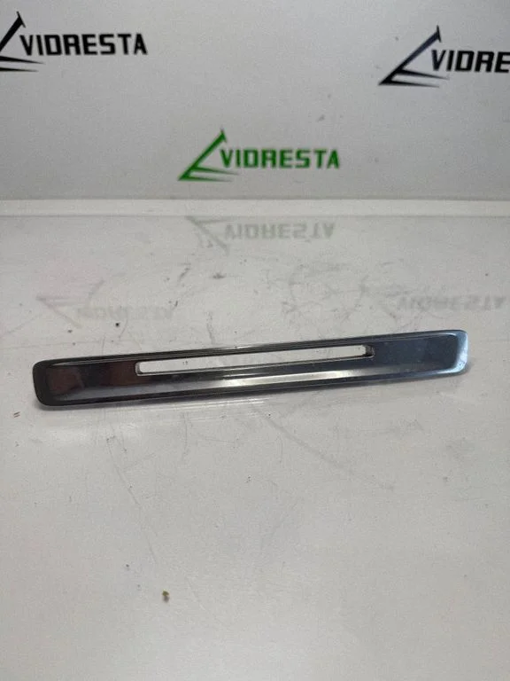 Radio/GPS head unit trim – Volvo XC60 (2009-2013)